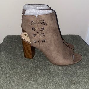 Sam Edelman Edna Dark Taupe Bootie size 10